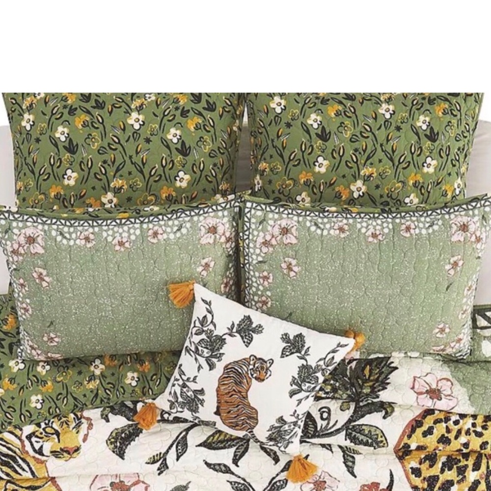 2pcs STUDIO D QUILTED EURO SHAM COVER